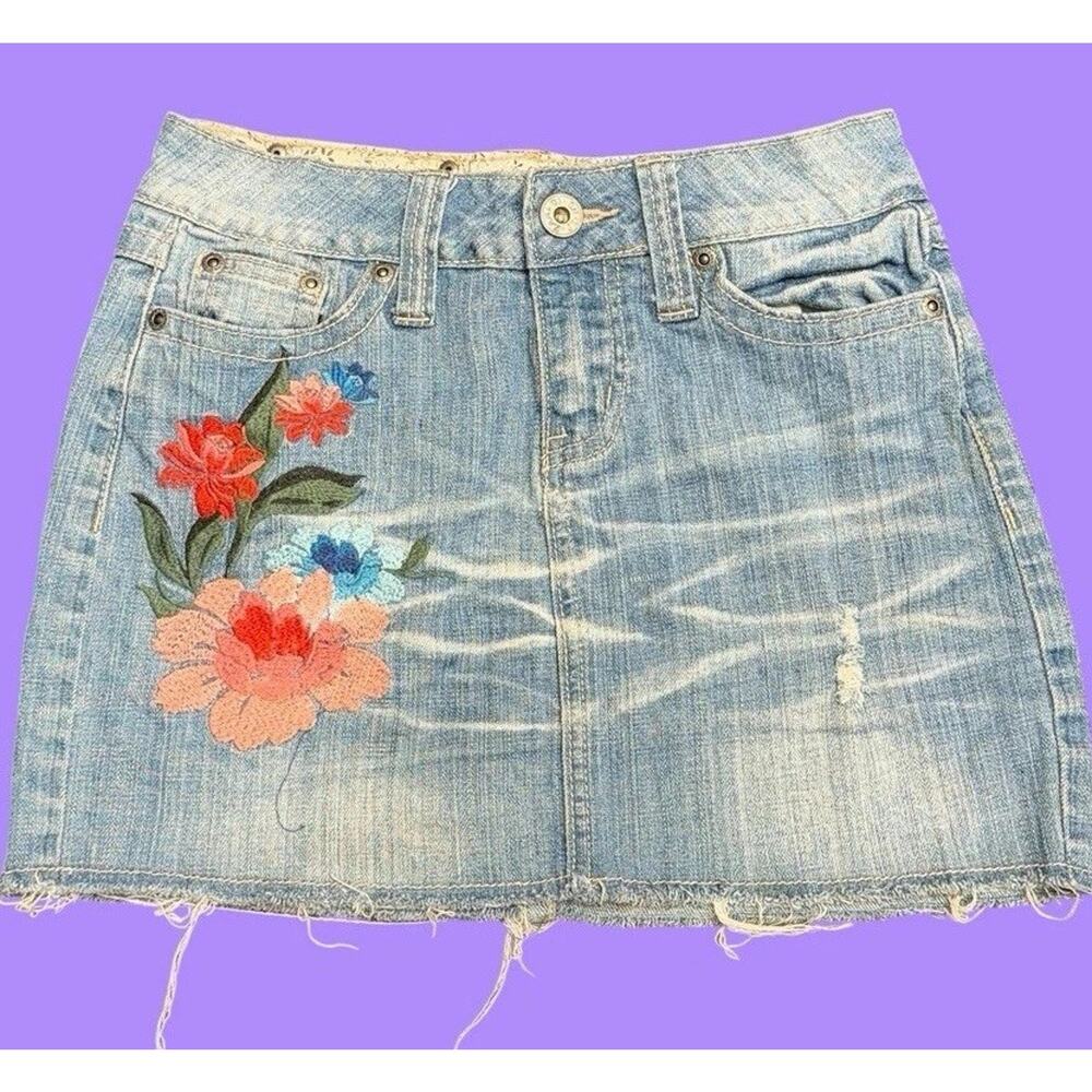 Zana Di Denim Y2K Mini Skirt Floral Embroidered Distressed Raw Hem Juniors 0